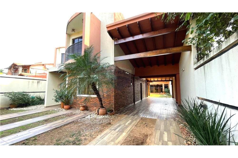 Vendo Importante Residencia en Fernando de la Mora Z.N