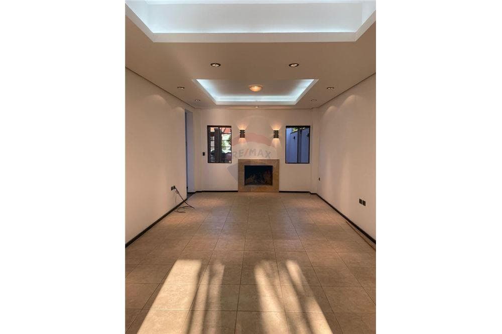 Casa en exclusivo barrio mburucuya, foto 3