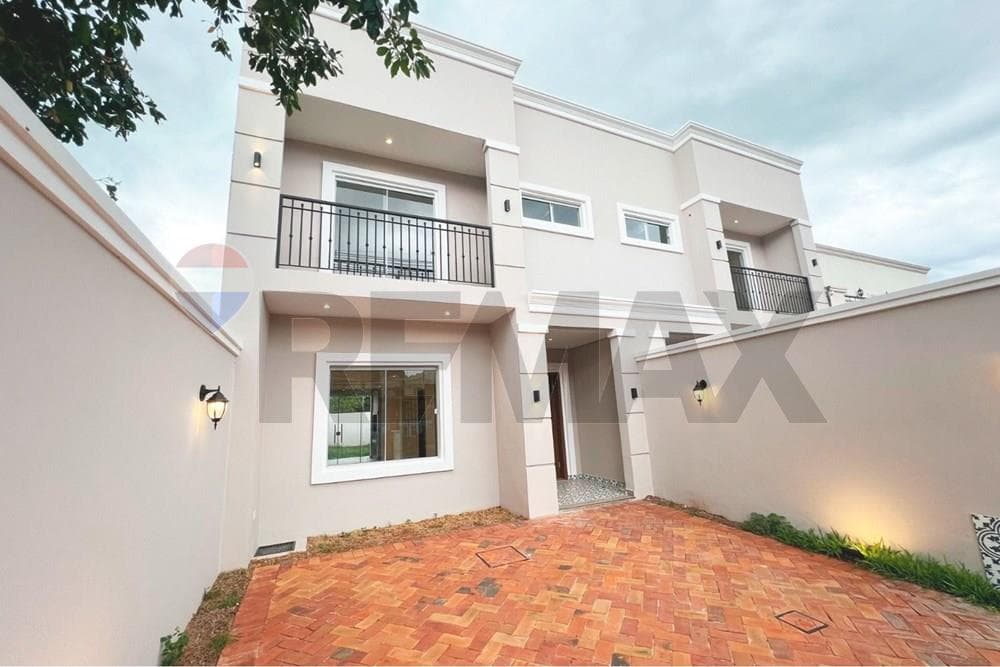 En venta ???? Dúplex estilo francés en lambare — foto 1