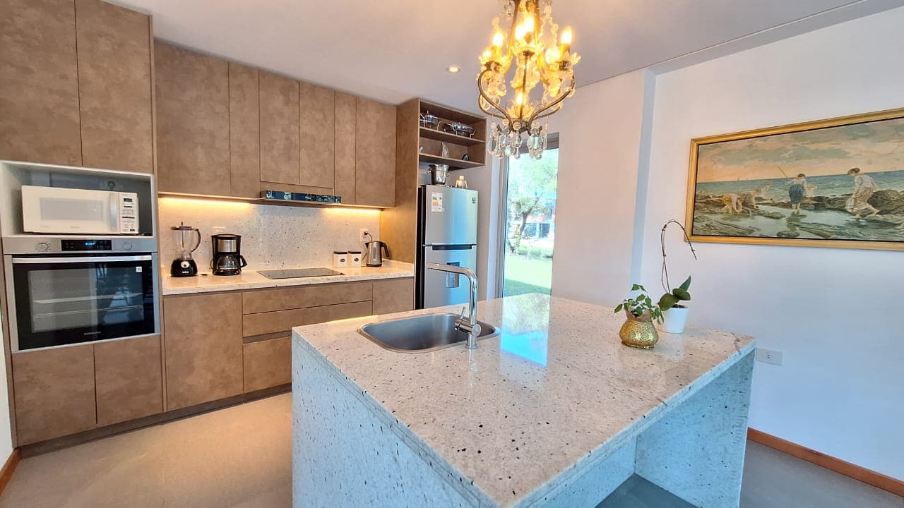 San Bernardino en venta amplia residencia en barrio cerrado, foto 3
