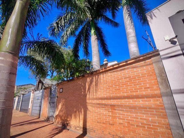 En venta hermosa residencia en barrio mariscal estigarribia