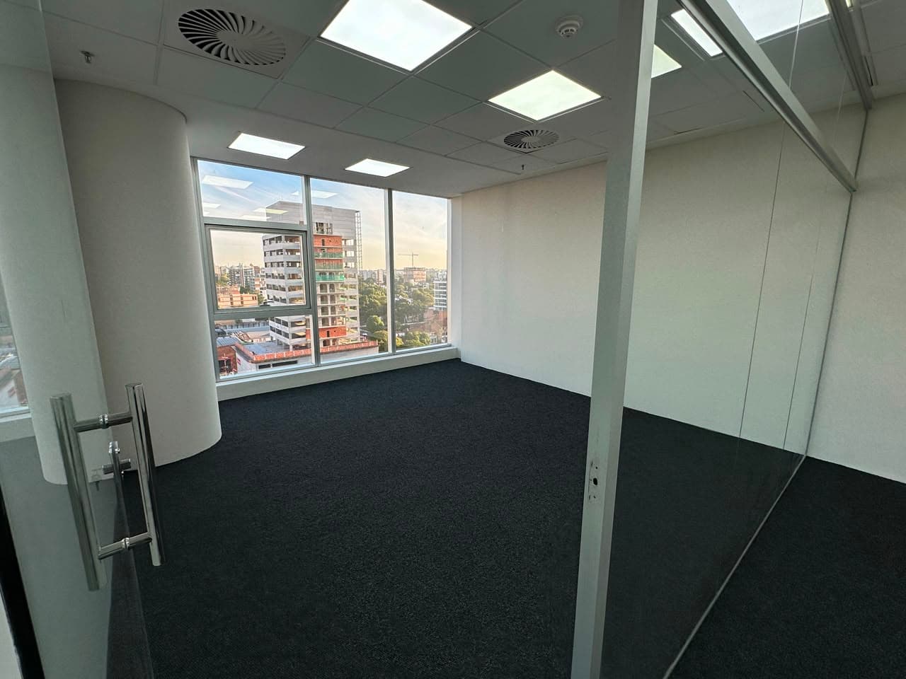 Oficina en alquiler en torre las americas