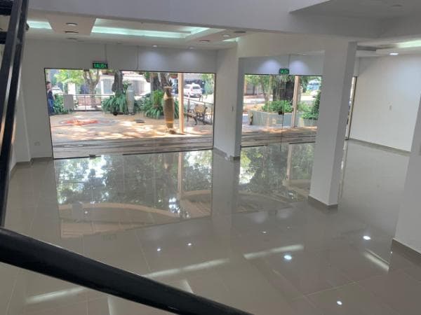 Salón comercial en avenida boggiani, foto 3