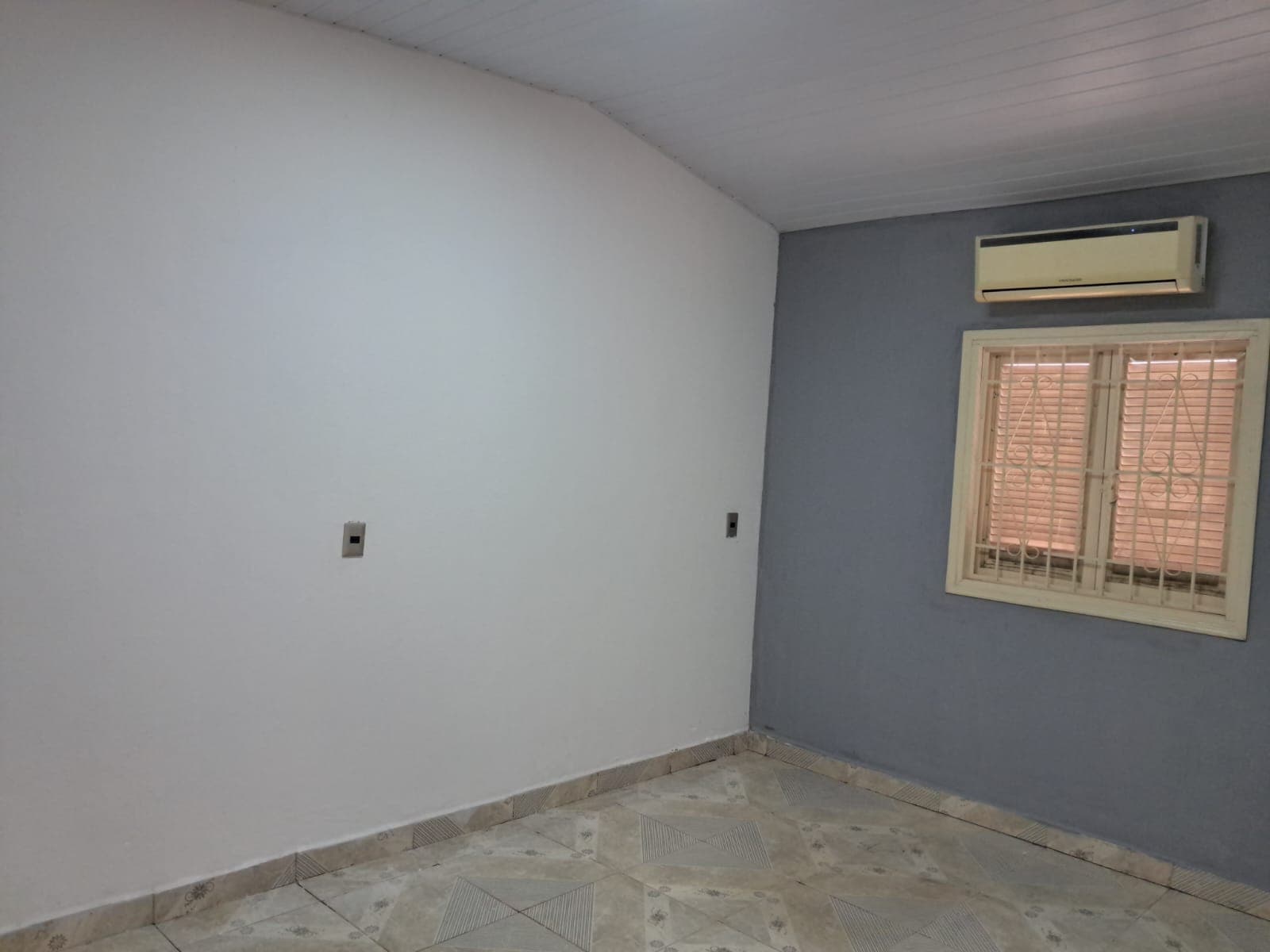 Showroom - Alquiler - Villa Elisa, Central, Paraguay, foto 3