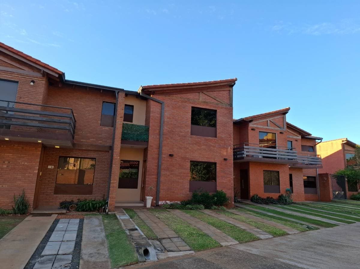 Vendo duplex en barrio cerrado zona laguna grande San Lorenzo