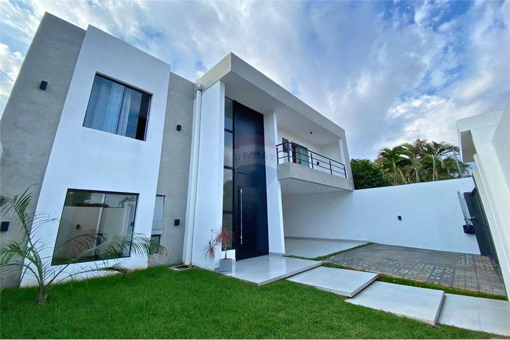 Casa a estrenar en Luque primer barrio