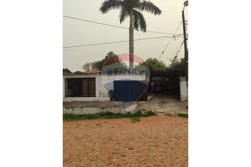 Casa a remodelar lambare