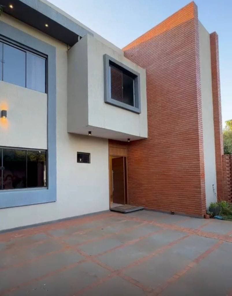 Casa en Venta 3 dormitorios - Luque, Central