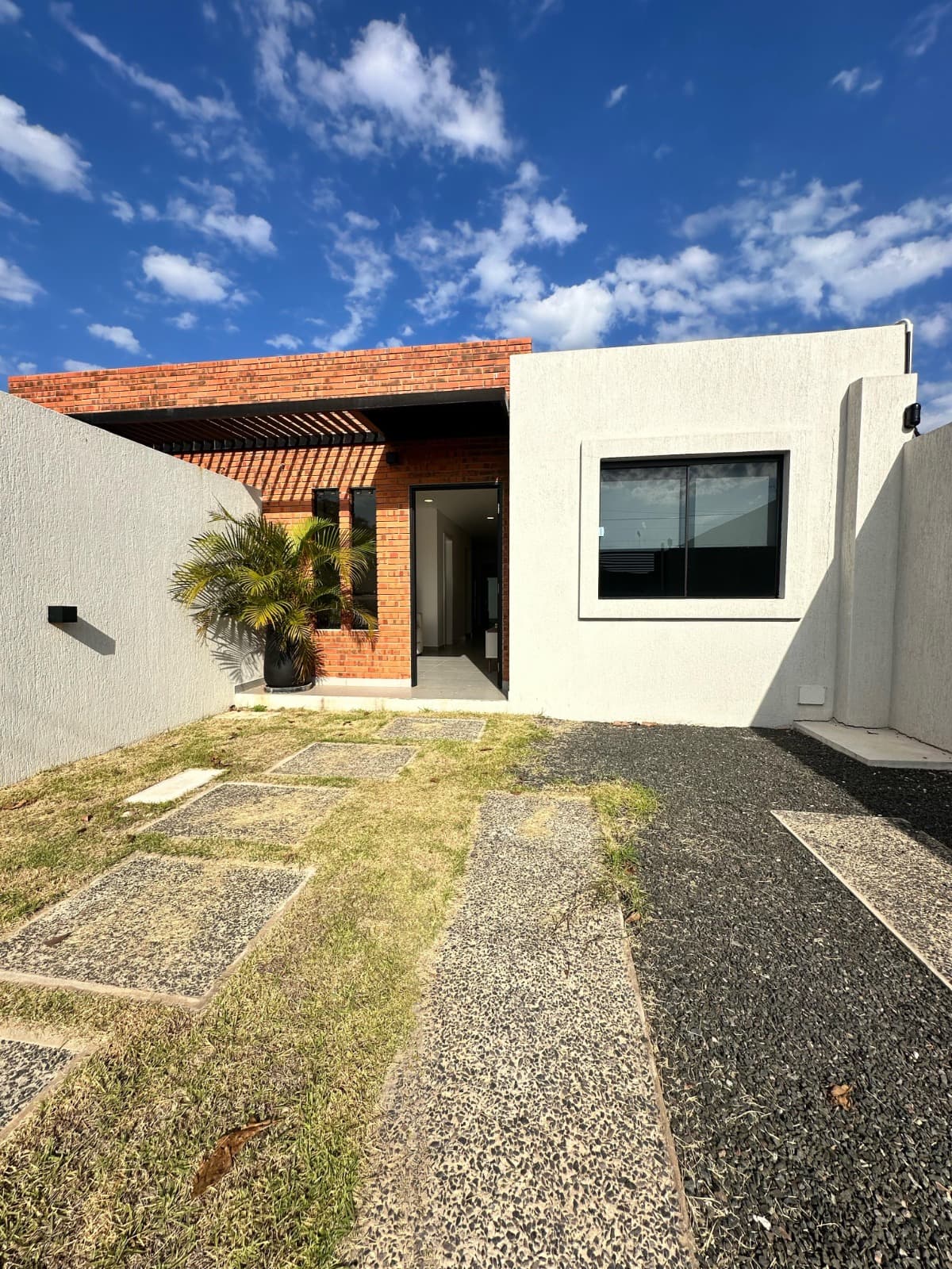 Duplex A Estrenar En 1er Barrio De Luque A Metros De Ruta Luque - Limpio