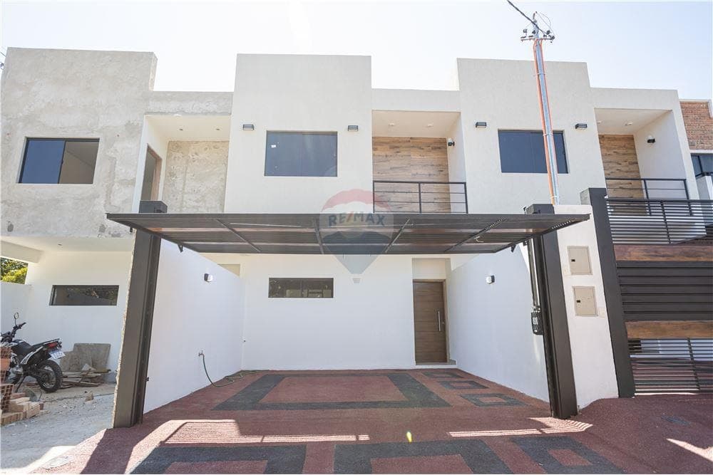 En Venta Dúplex Luque, foto 2