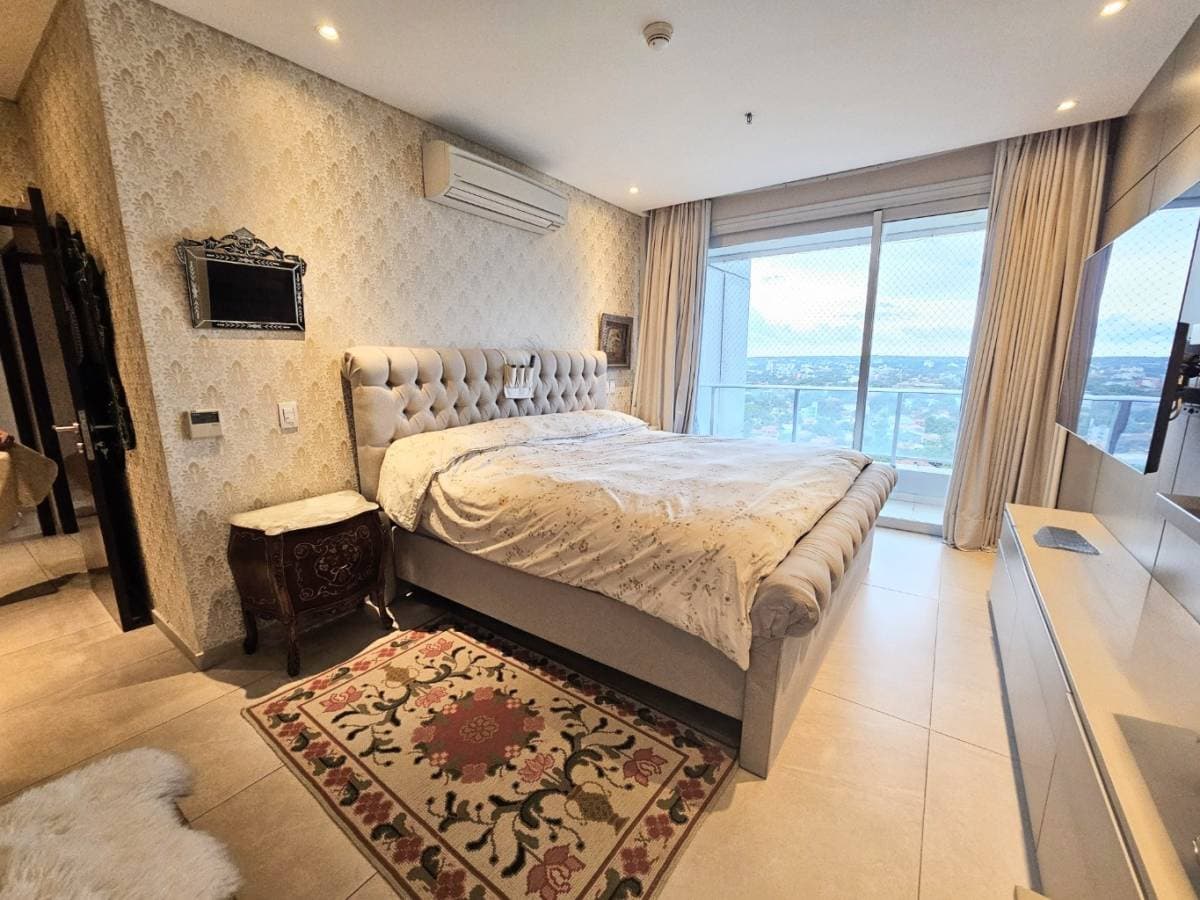 En venta departamento semipiso en edificio miranda, ycua sati, foto 5