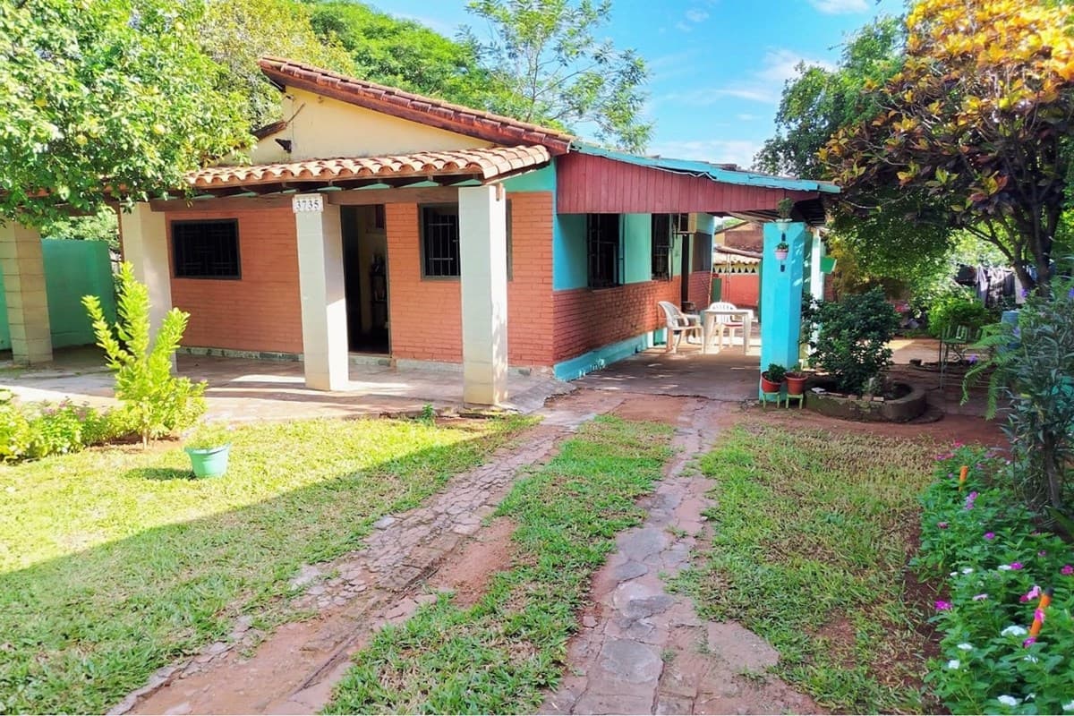 En venta casa a refaccionar en lambare, foto 2