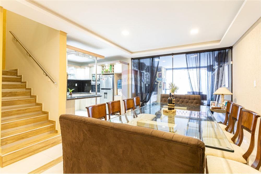 Amplio duplex con piscina en Asunción santa maria