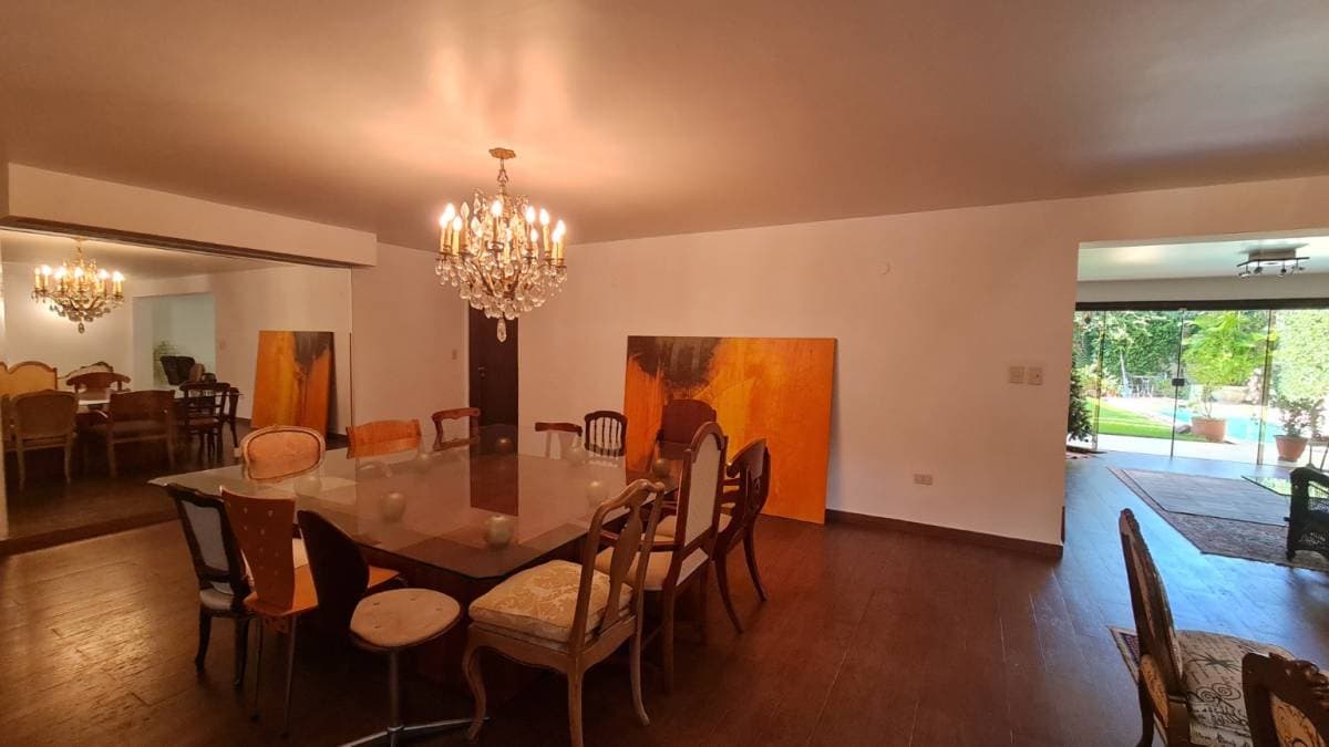 En venta hermosa residencia en el barrio Las Mercedes, foto 4