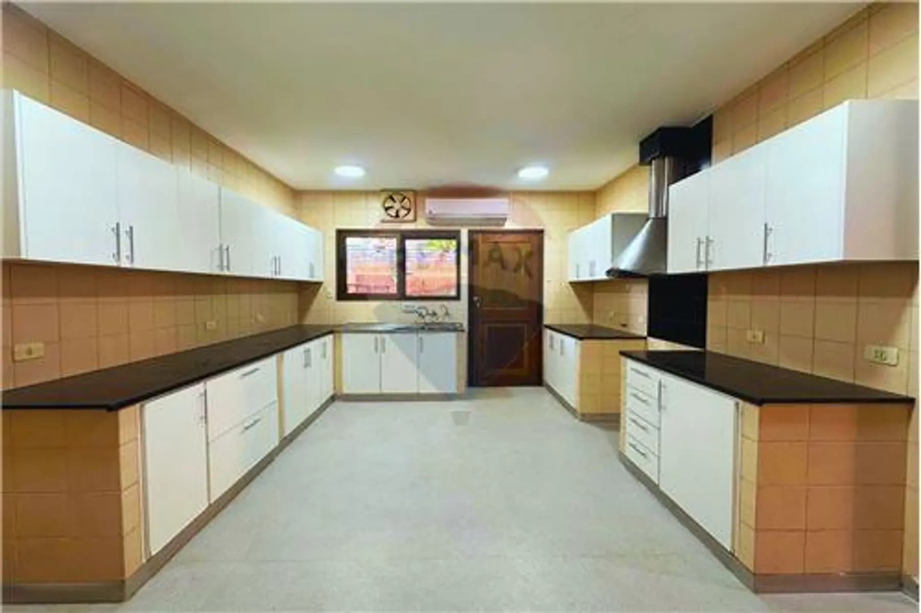 Amplia residencia en Barrio Manorá en alquiler — foto 4