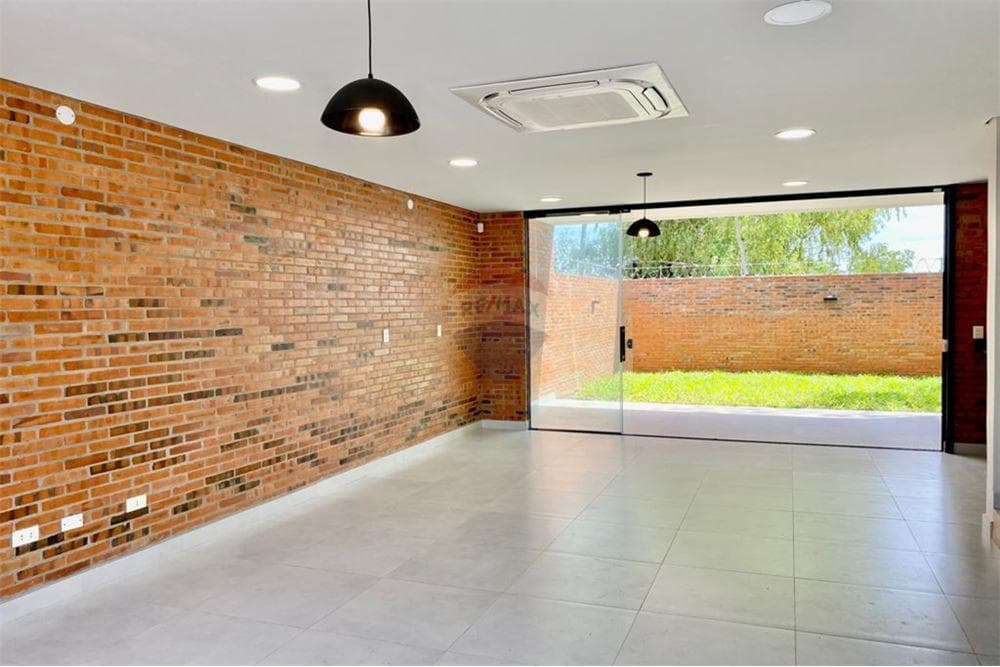 En venta exclusivo duplex en Luque - loma merlo, foto 2