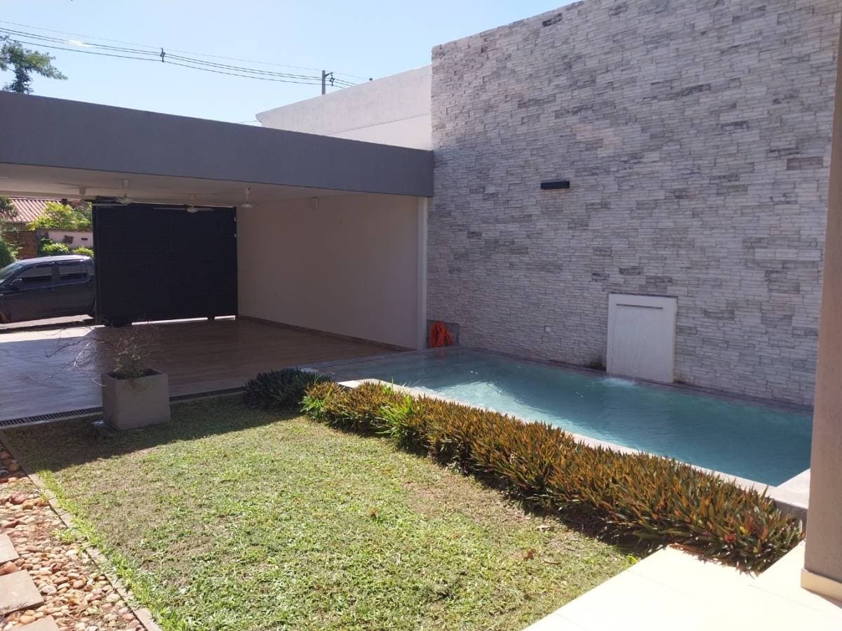Casa en Lambaré. Zona Unicanal (canal 13), foto 2