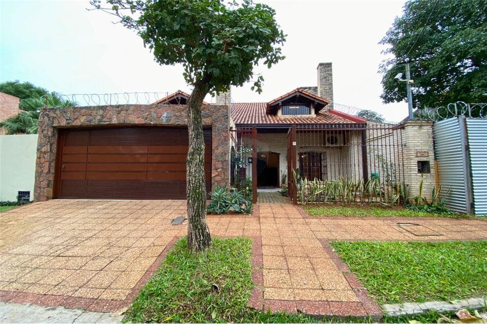 Amplia Residencia en barrio Herrera — foto 5