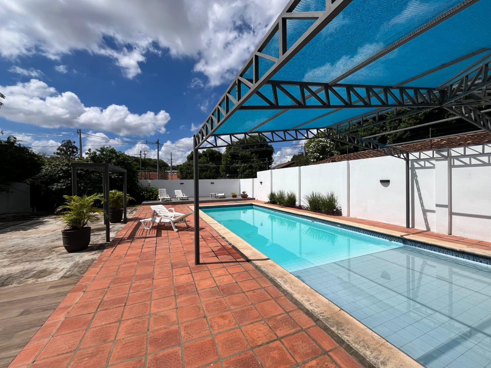 **exclusiva residencia c quincho y piscina en vta o alquiler – vista alegre**
