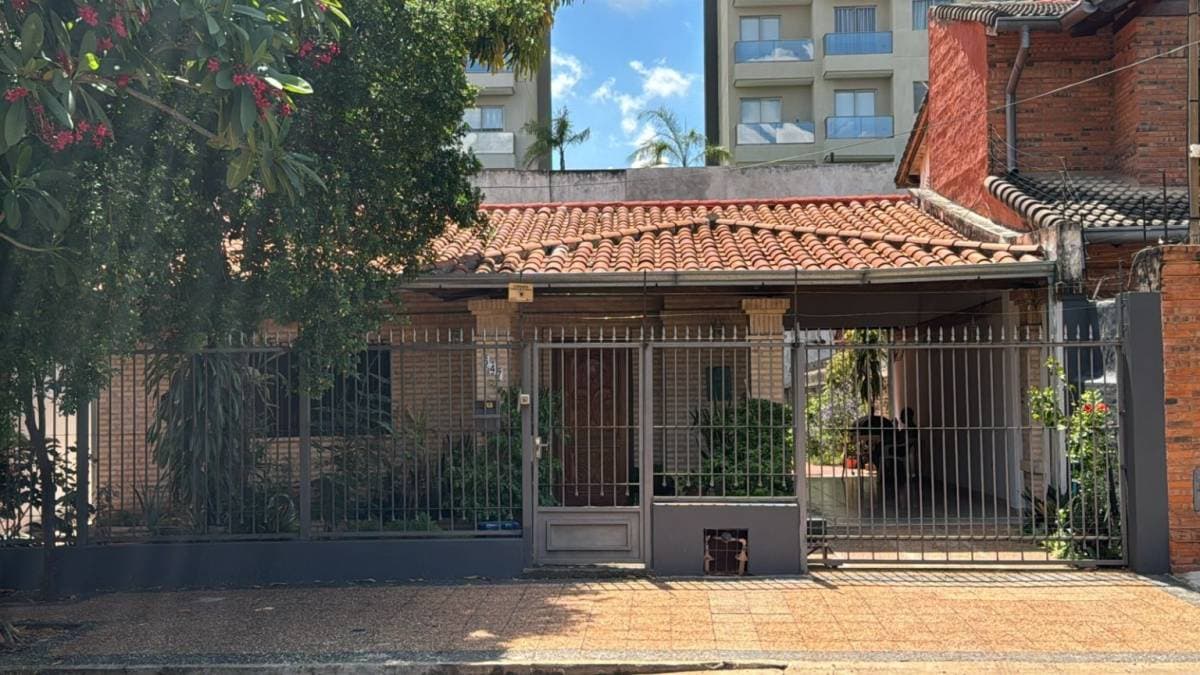 En venta casa en Las Lomas