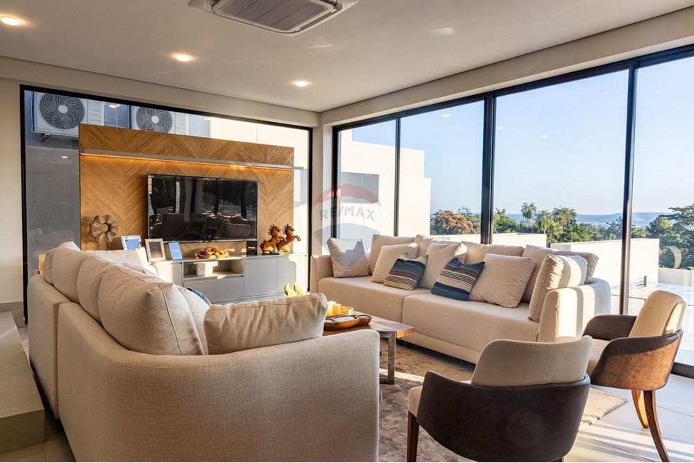 Casa de lujo en San Bernardino con vista al algo, foto 1
