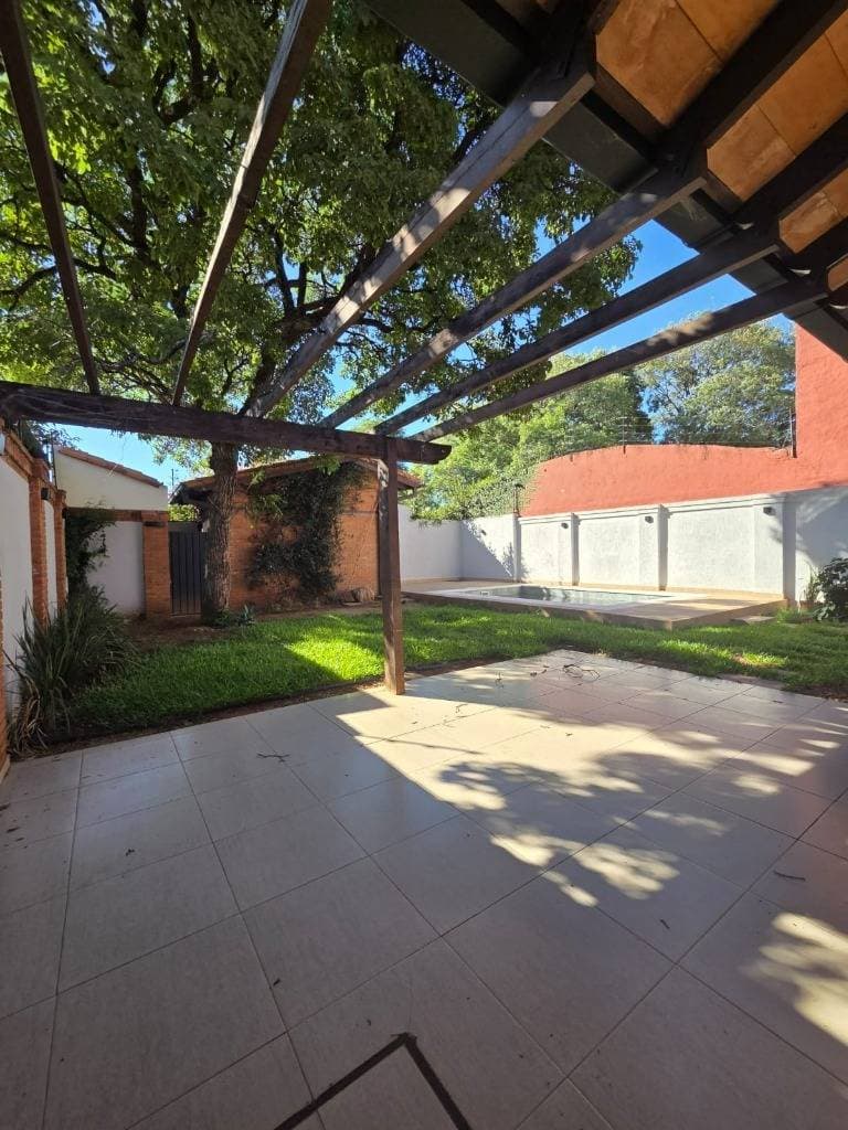Residencia en venta barrio mcal. Estigarribia, zona casa rica los laureles, foto 5