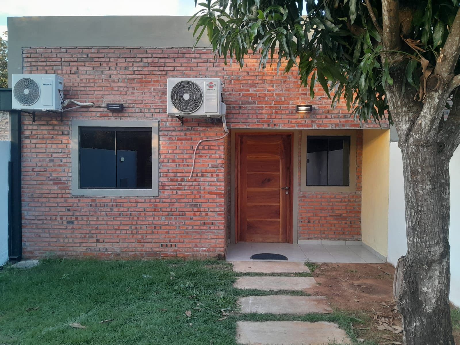 chalet de dos dormitorios en Mariano Roque Alonso, foto 1