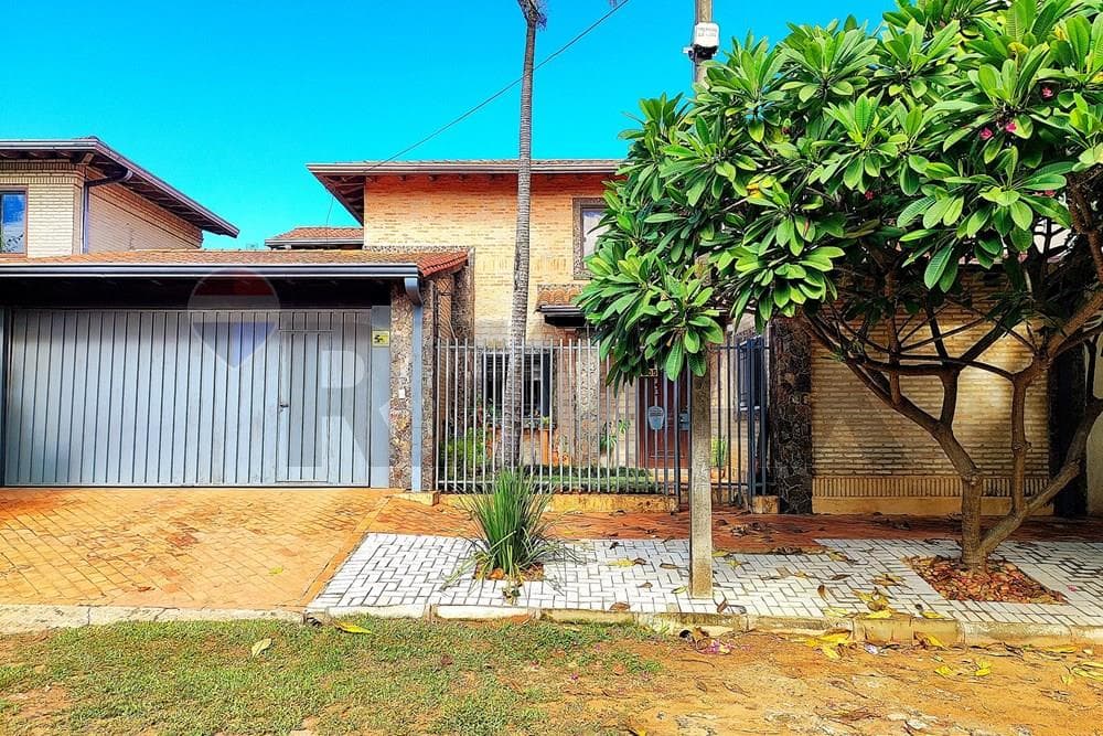 Amplia Residencia Familiar con Piscina y Quincho, foto 2