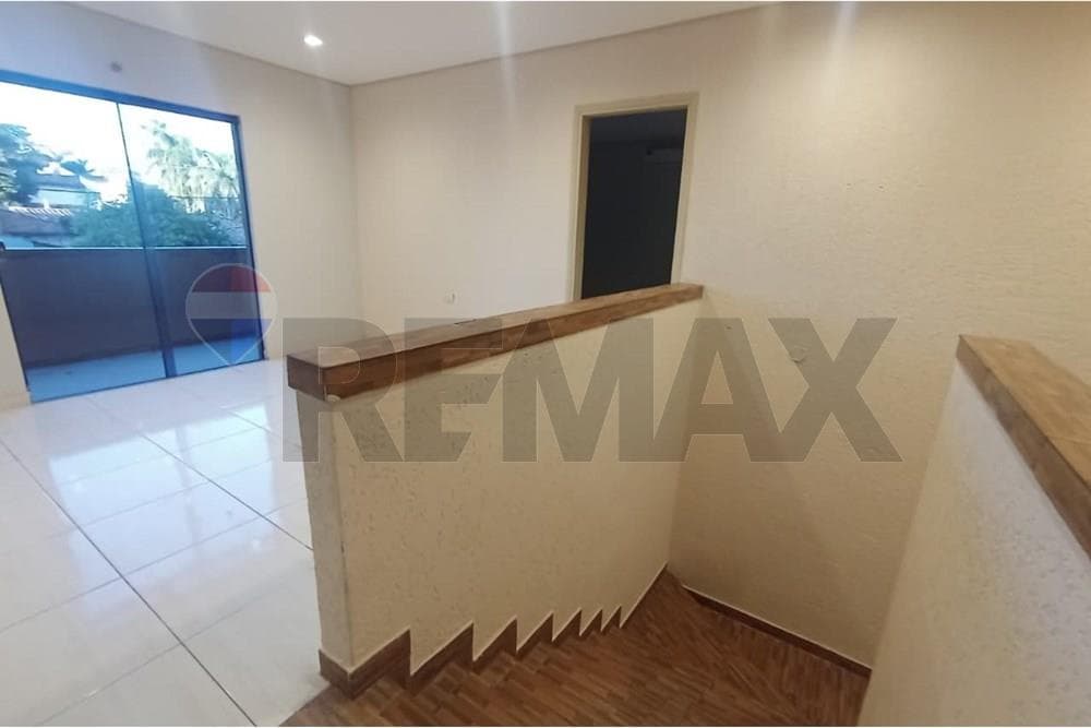 Casa - Alquiler - Lambaré, Paraguay, foto 2