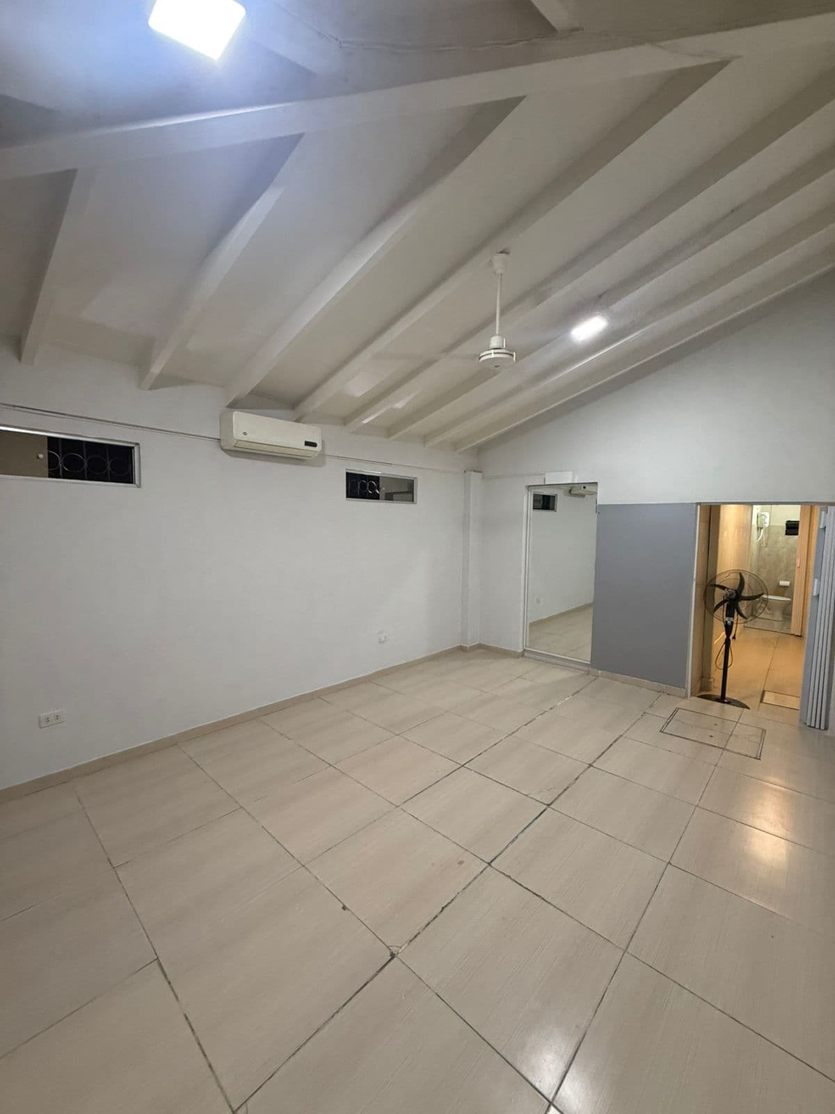 Local comercial en vista alegre — foto 3