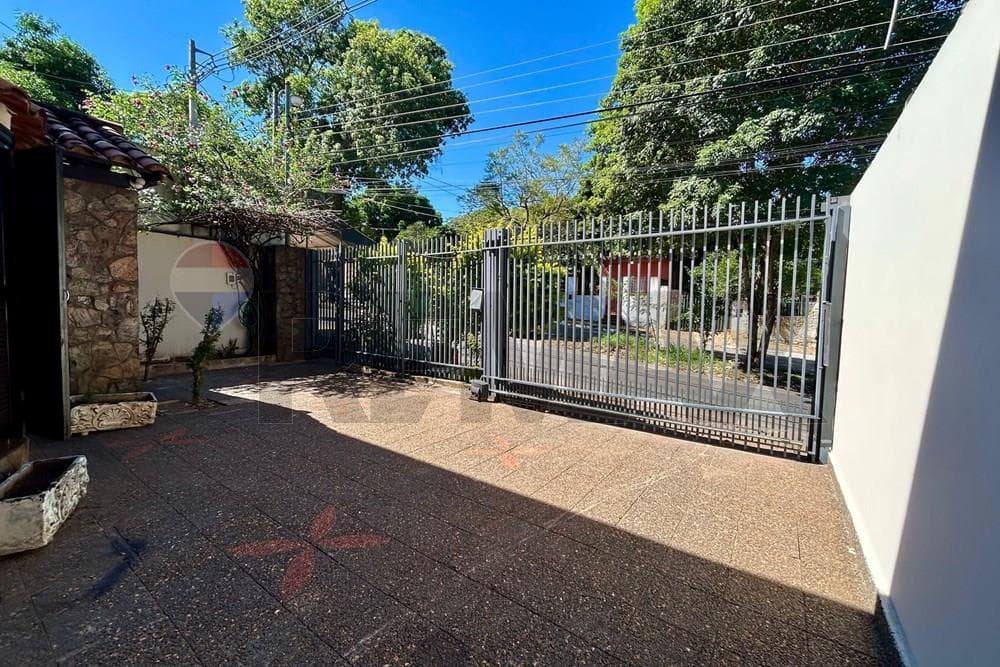Casa en Fdo de la Mora Zona Sur - B° Leopardi — foto 3