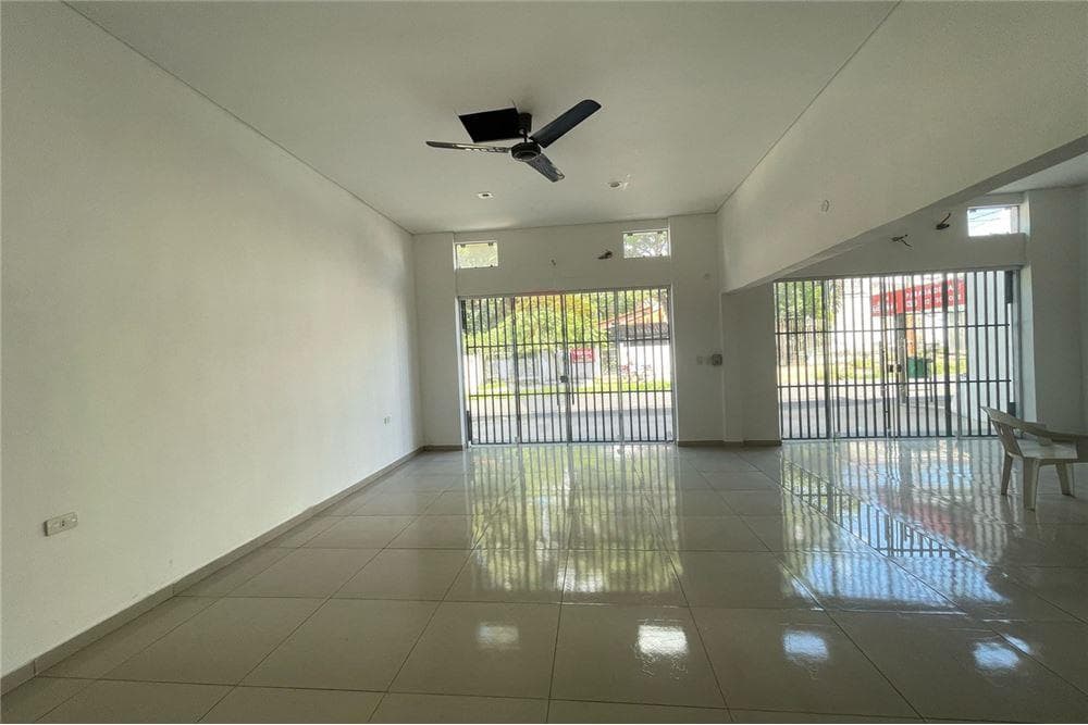 Local Comercial en Fernando de la Mora – Excelente, foto 3