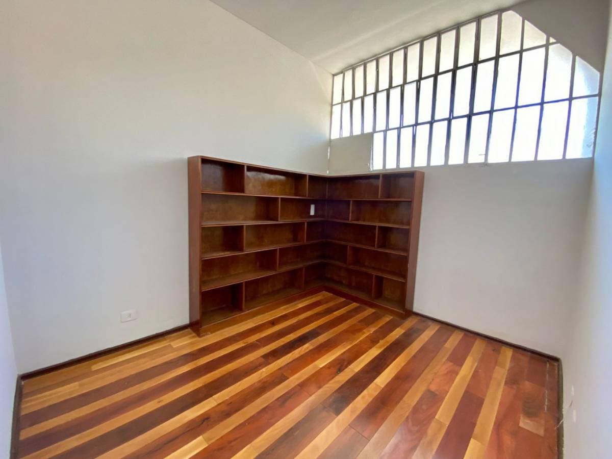 Se alquila amplia casa para uso comercial o residencial, foto 4