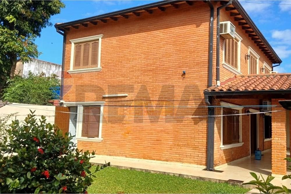 Casa en esquina Fernando de la Mora zona sur, foto 2