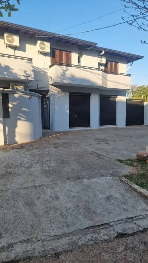 Alquiler de Amplio Departamento en Planta Alta B°San Jorge