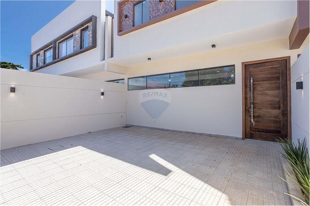 Duplex a estrenar en 4to barrio Luque, foto 2