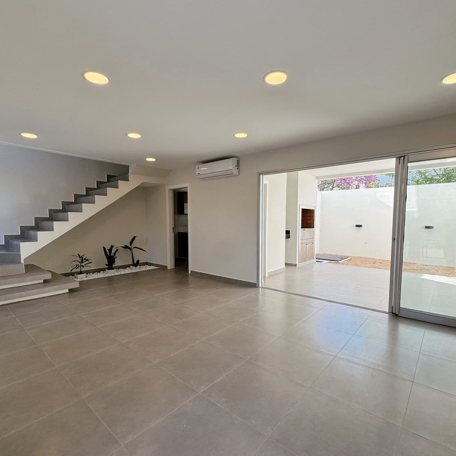 En venta amplio dúplex a estrenar en Fernando de la Mora zona norte, foto 3
