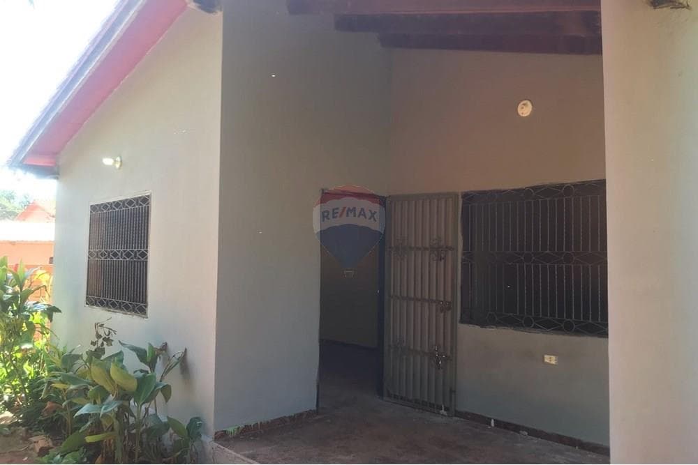 Casa en capiata barrio piro´y, foto 5