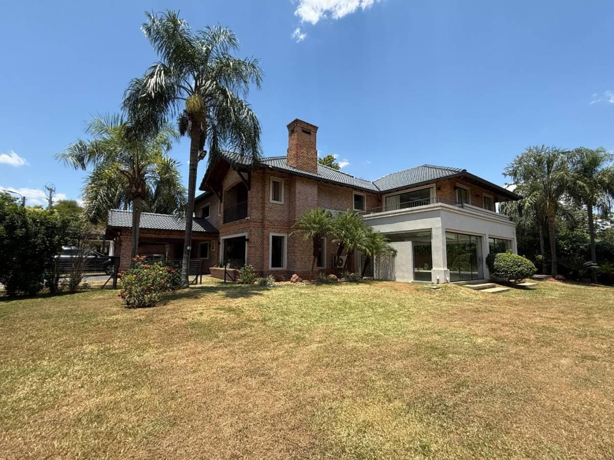 En venta residencia exclusiva en venta barrio cerrado montesol
