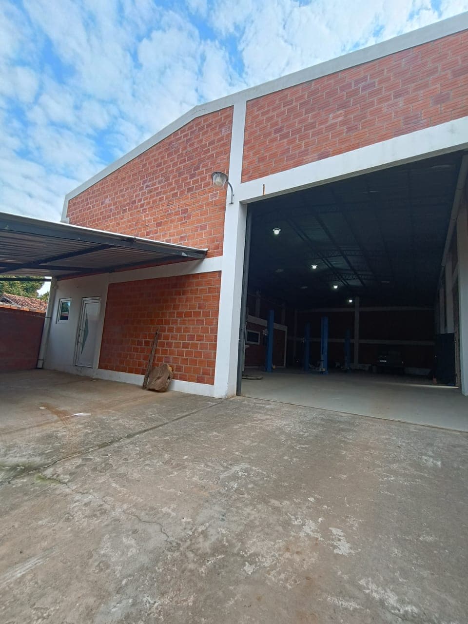Tinglado. Mariano Roque Alonso. COD 037, foto 1