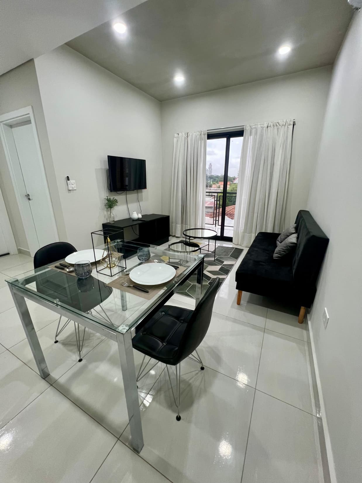 Departamento amoblado en Luque, foto 1