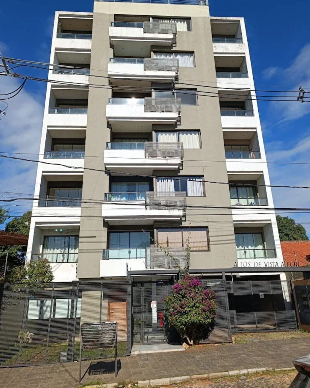 Alquilo dpto edificio vista alegre