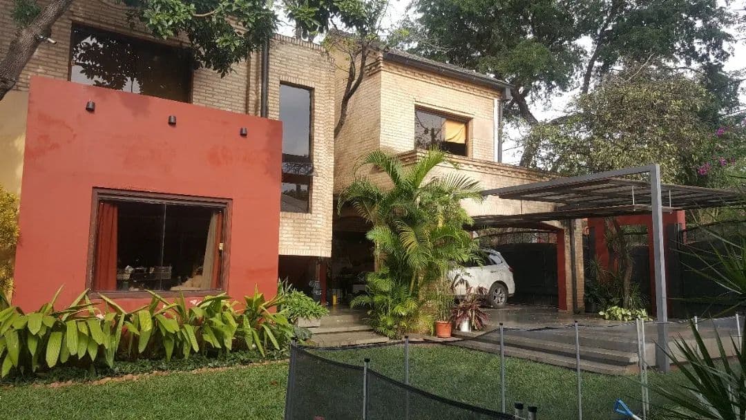 Vendo Casa De 4 Dormitorios En Barrio Cañada De Ybyray