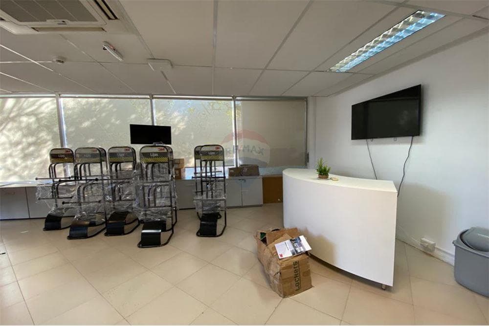 Amplio local para oficina!! — foto 4