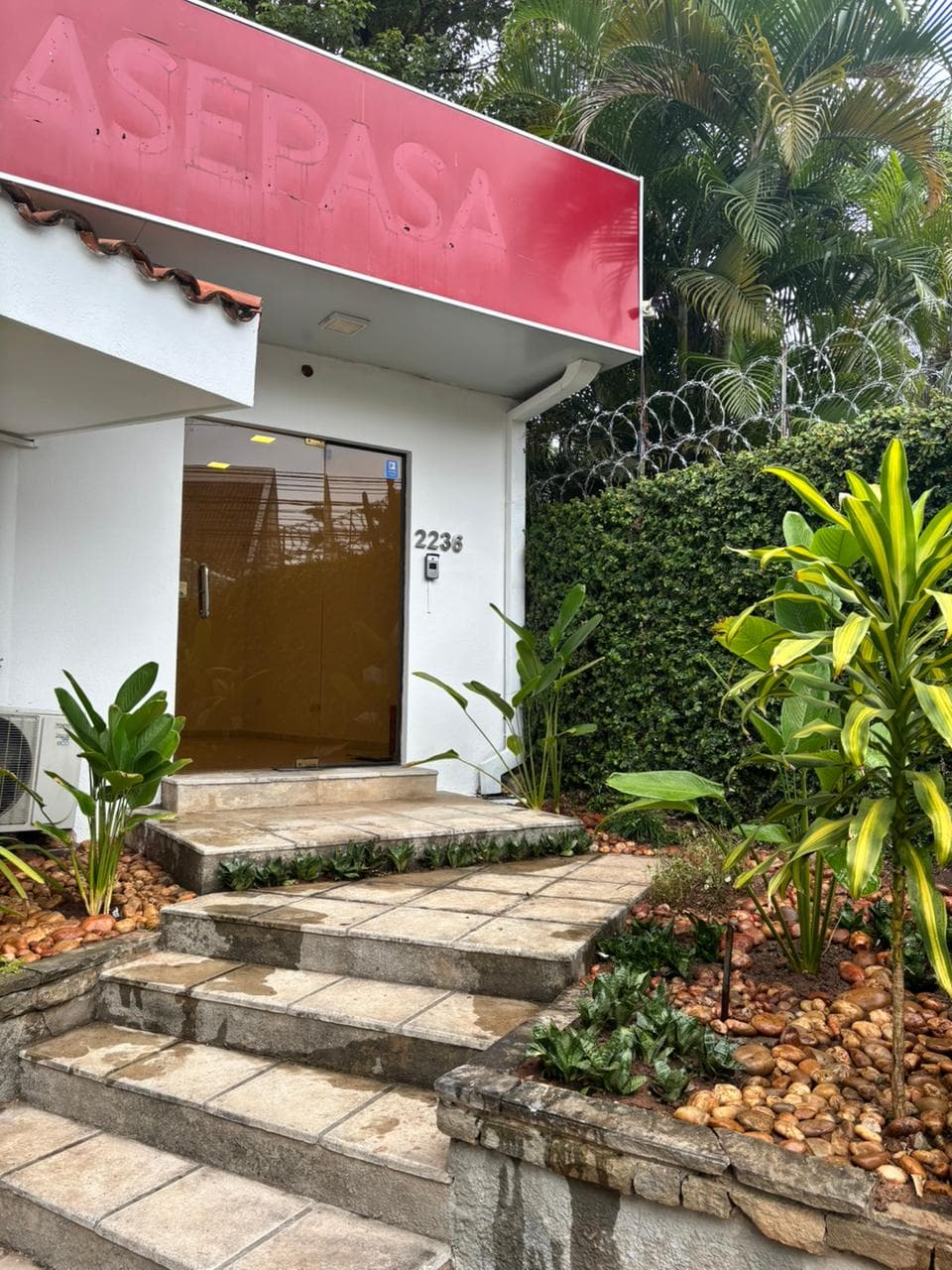Oficinas Corporativas/Local Comercial en Alquiler - Barrio Mcal. López, foto 4
