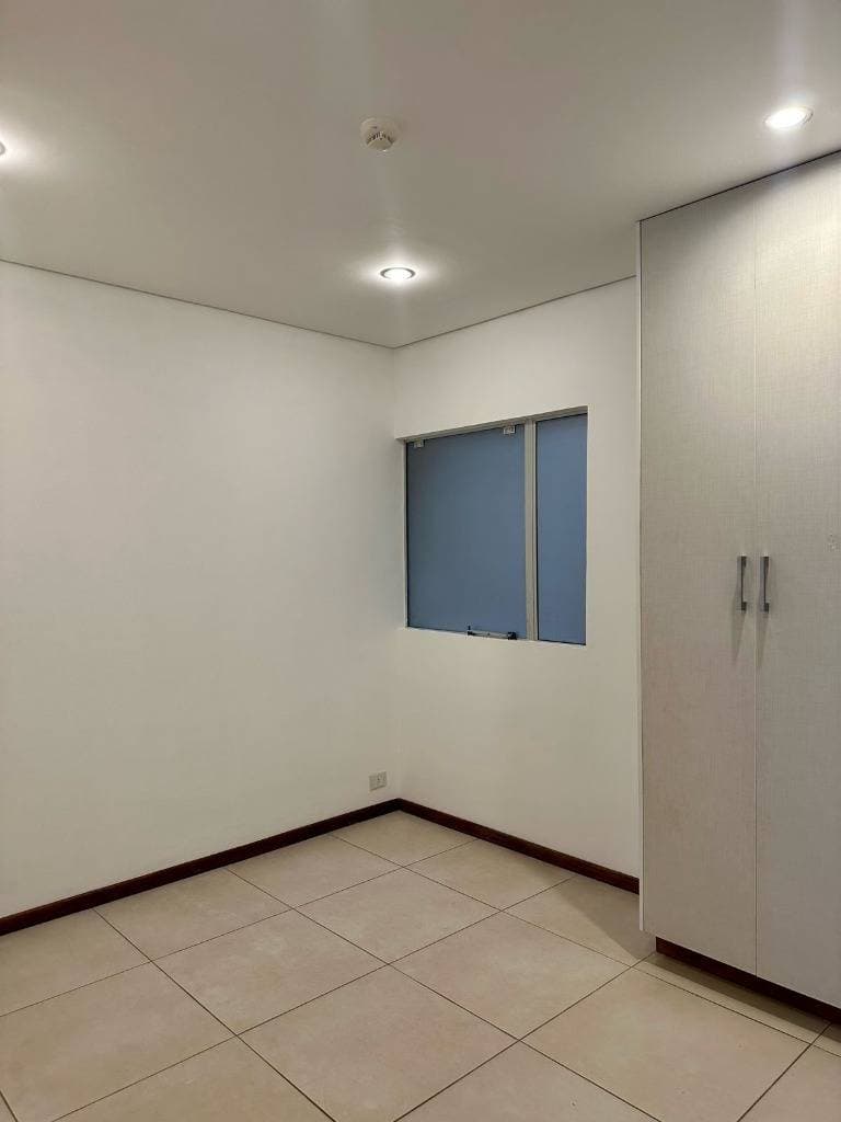AMPLIO DPTO. de 3 habitaciones en el EDIFICIO GRANADA — foto 5