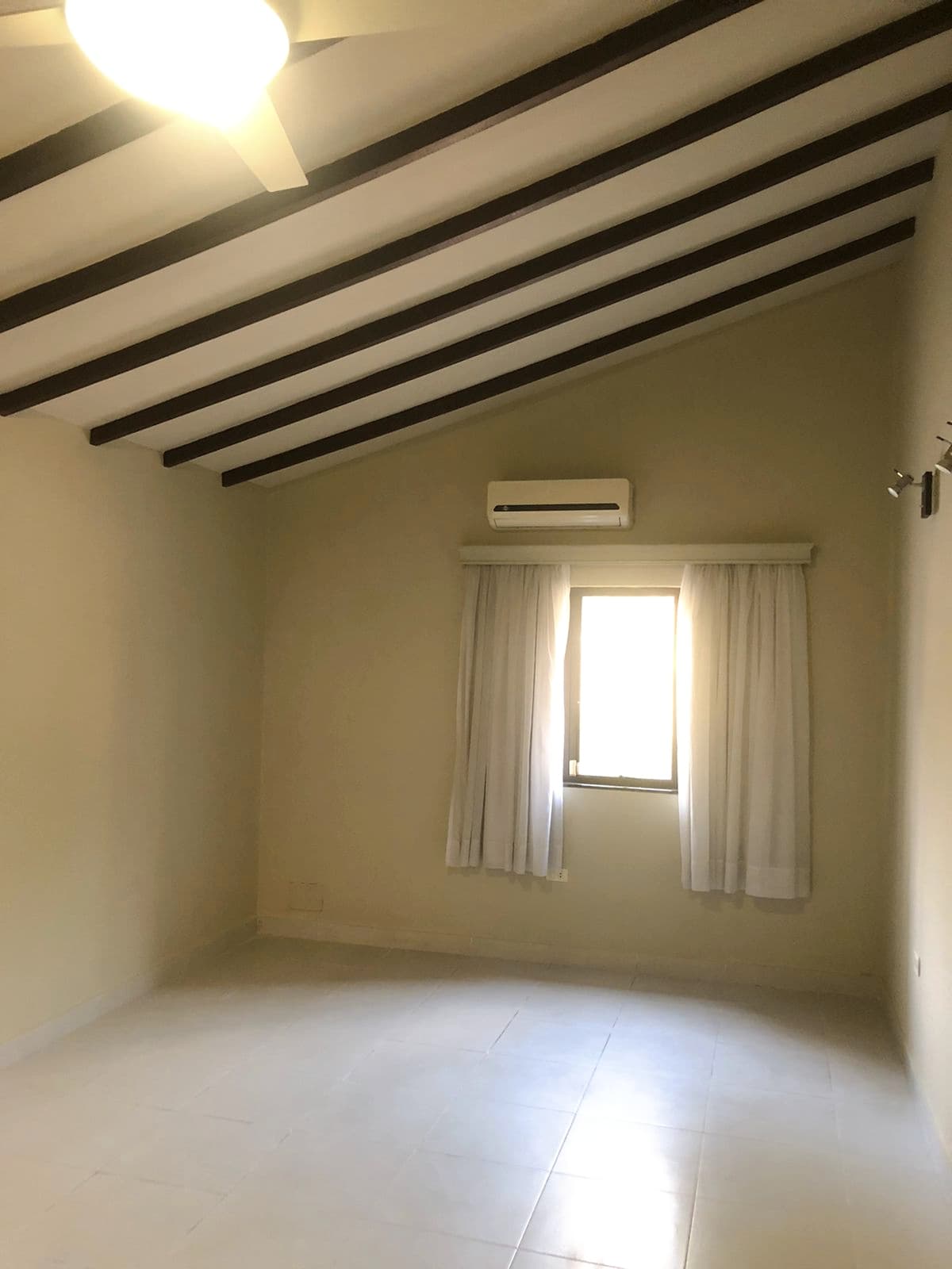 Hermosa Residencia En Barrio Las Mercedes, foto 4
