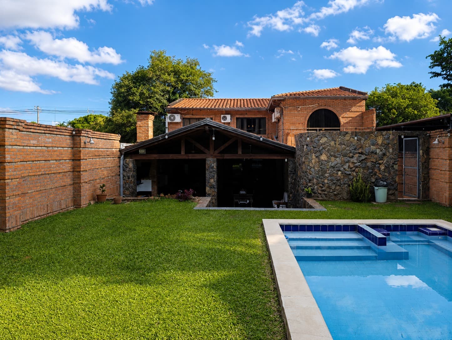 Residencia amoblada en venta, San Vicente Asunción