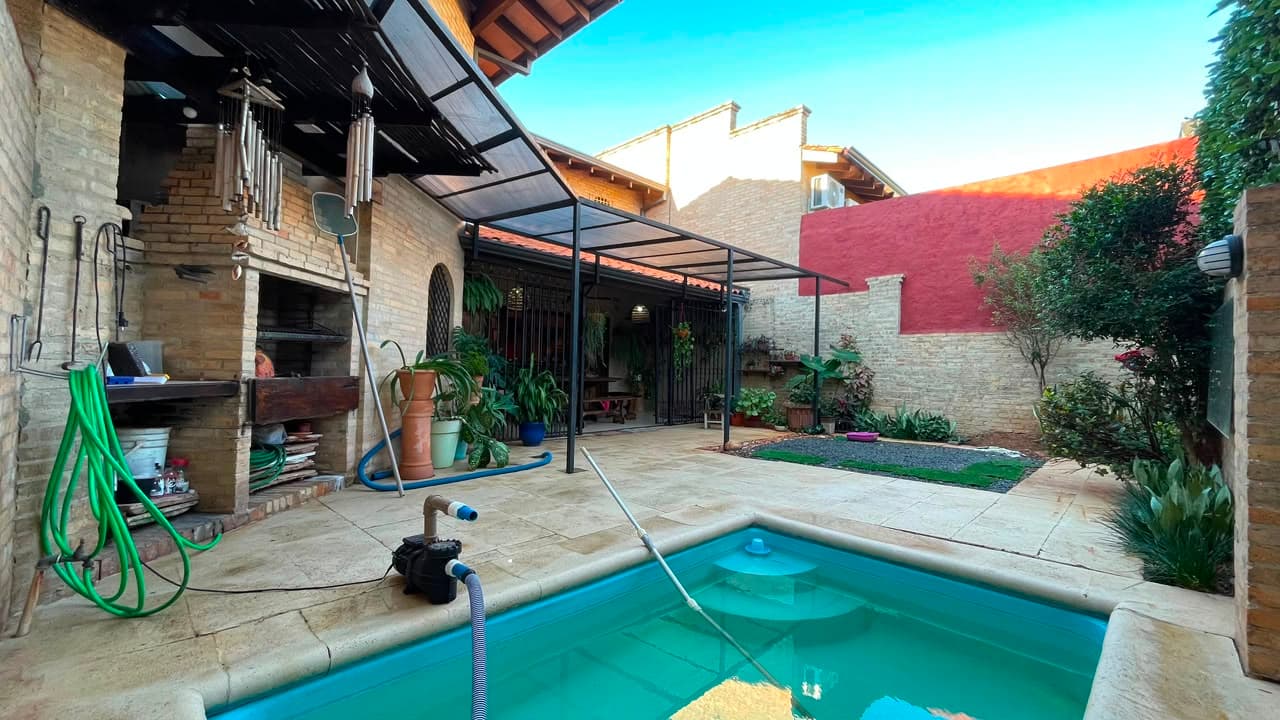 1320 usd - alquilo hermosa casa de 2 plantas c/ 3 hab. En bo. Herrera, foto 3