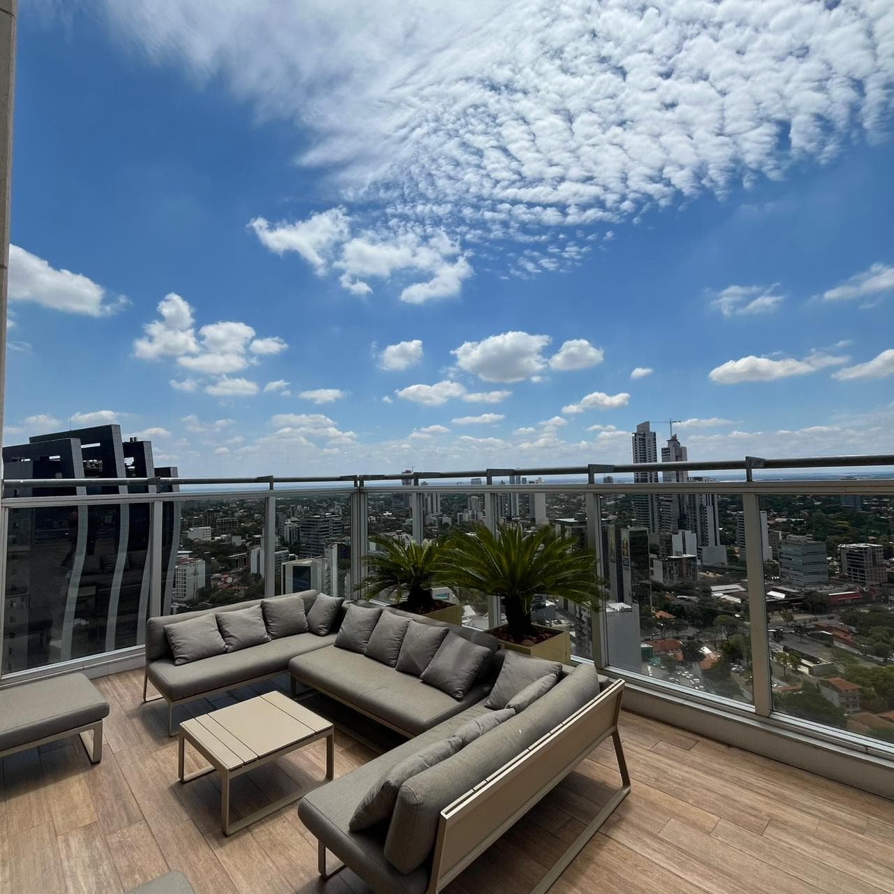 Departamento amoblado en alquiler – edificio eminent